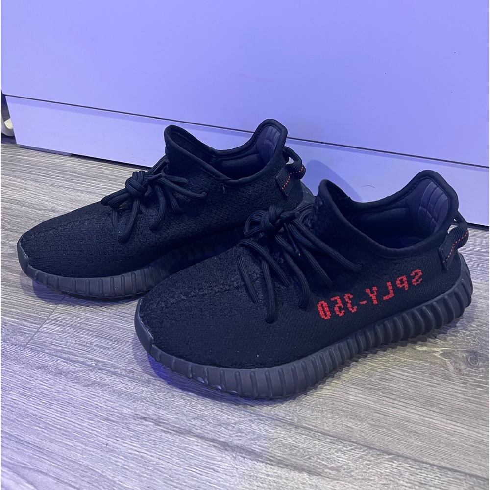 Yeezy boost 350 v2 “bred”